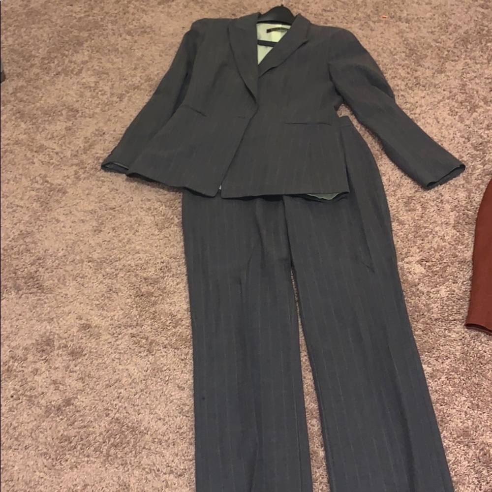 Tahari Women’s Pant Suit